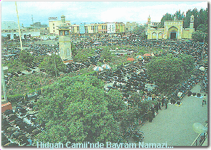 Hidgah Camii'nde Bayram Namazi...